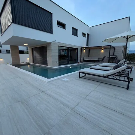 Villa Niko Deluxe Otok