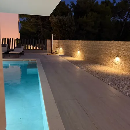 Vila Niko Deluxe Otok *