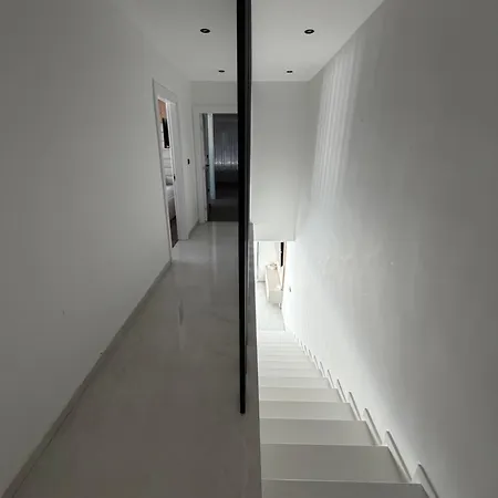 Niko Deluxe Otok Villa Vir