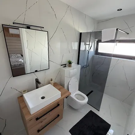 Vila Niko Deluxe Otok *