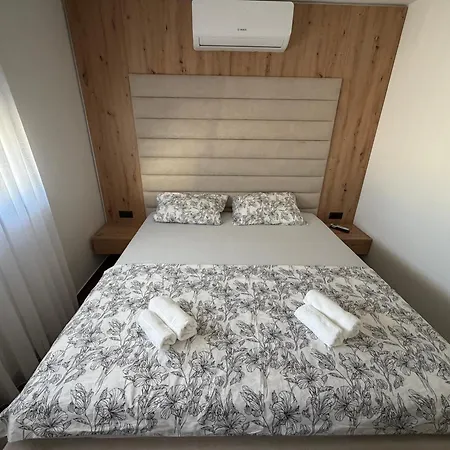 Niko Deluxe Otok Villa