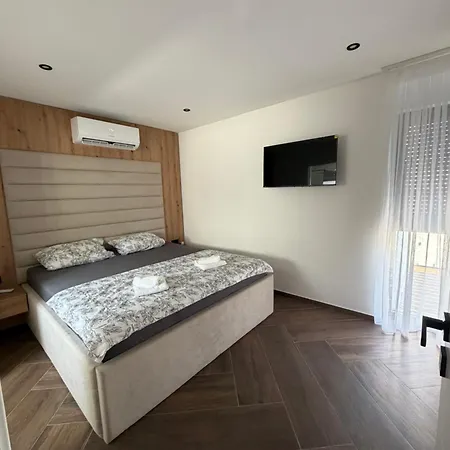 Niko Deluxe Otok * Vir