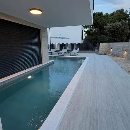 Niko Deluxe Otok