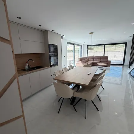 Niko Deluxe Otok Vila Vir
