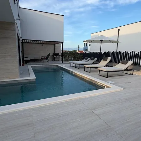 Vila Niko Deluxe Otok *